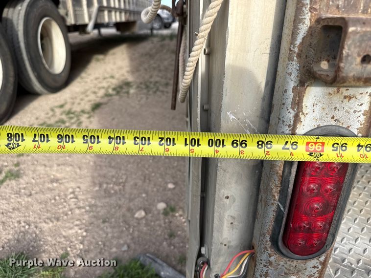 image for item DZ5381 2006 Barrett livestock trailer