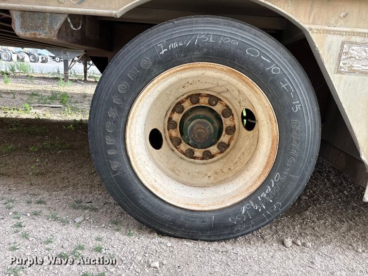 image for item DZ5381 2006 Barrett livestock trailer