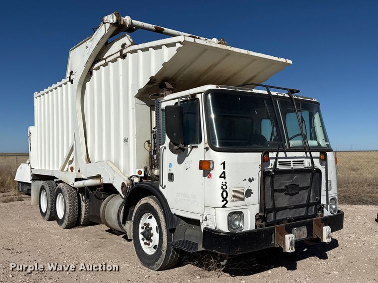 image for item DZ5406 2015 Autocar Xpeditor refuse truck