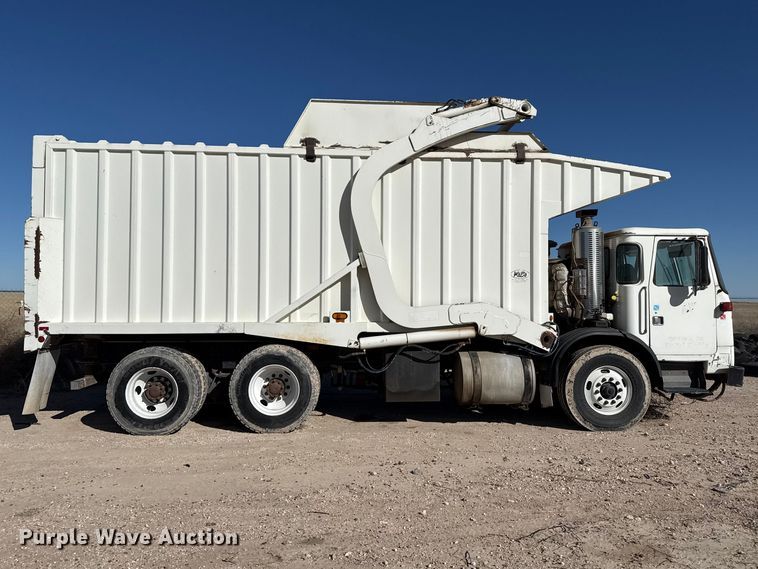 image for item DZ5406 2015 Autocar Xpeditor refuse truck