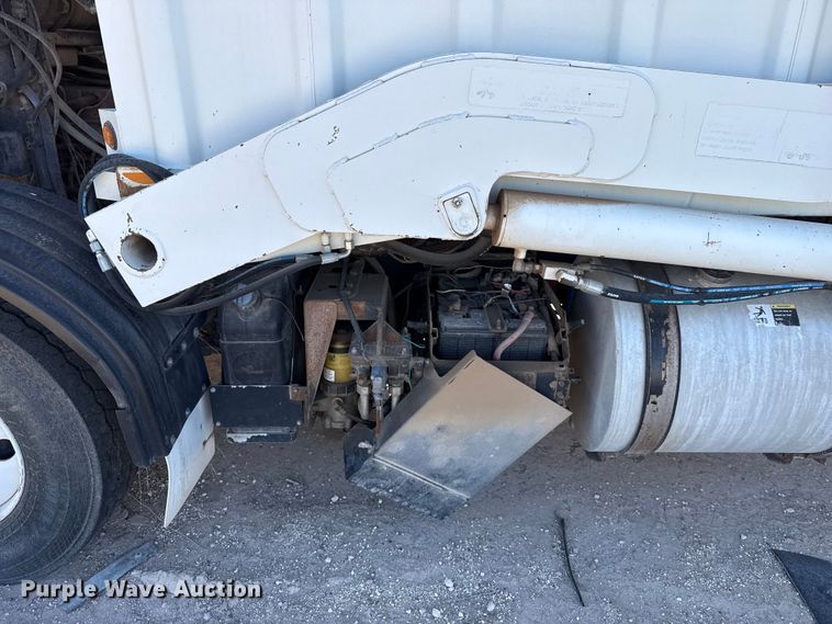 image for item DZ5406 2015 Autocar Xpeditor refuse truck