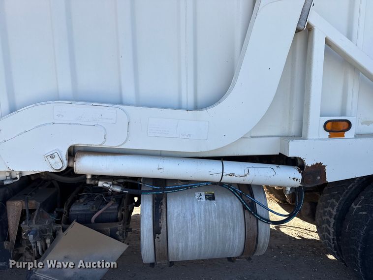 image for item DZ5406 2015 Autocar Xpeditor refuse truck