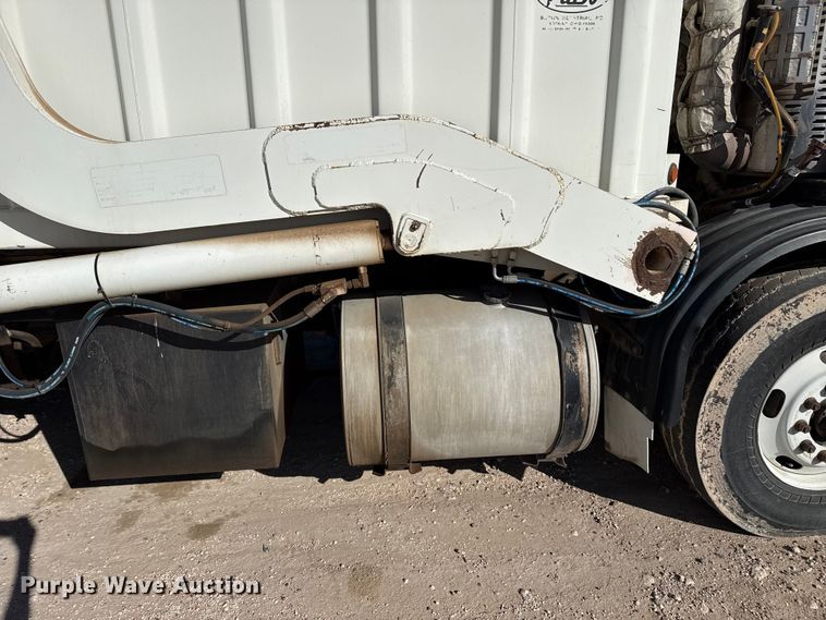 image for item DZ5406 2015 Autocar Xpeditor refuse truck