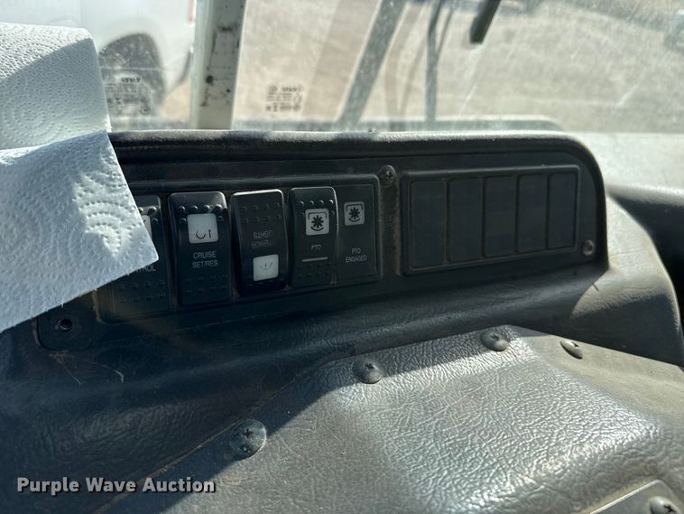 image for item DZ5406 2015 Autocar Xpeditor refuse truck