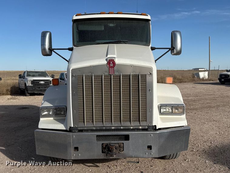 image for item DZ5414 2016 Kenworth T800 truck cab and chassis