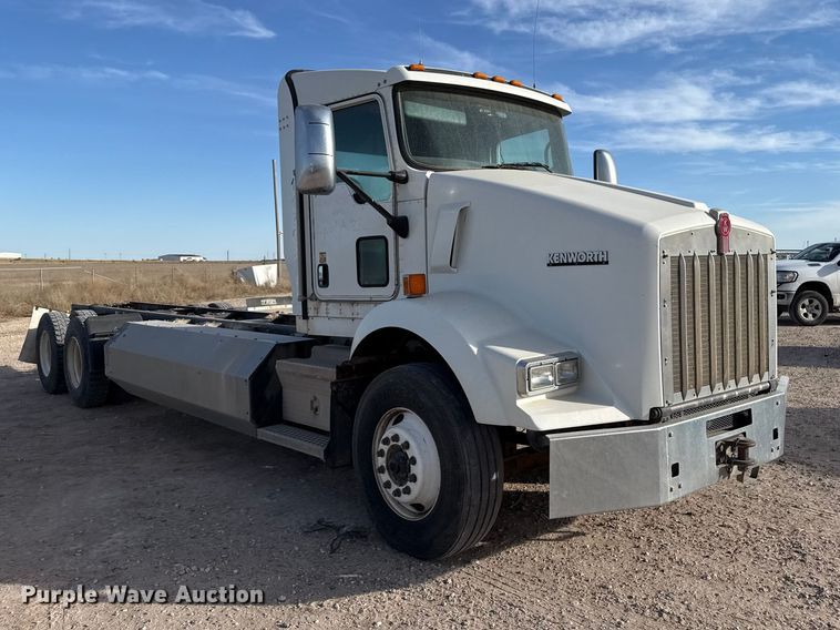 image for item DZ5414 2016 Kenworth T800 truck cab and chassis