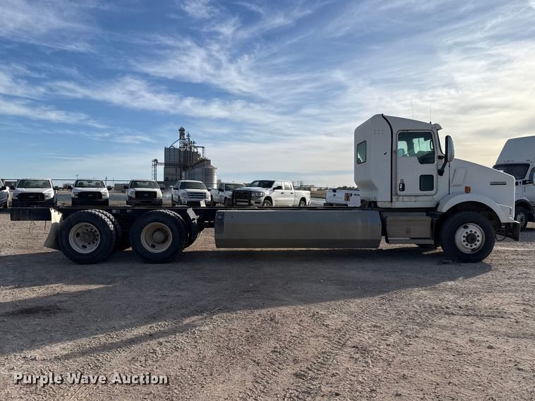 image for item DZ5414 2016 Kenworth T800 truck cab and chassis