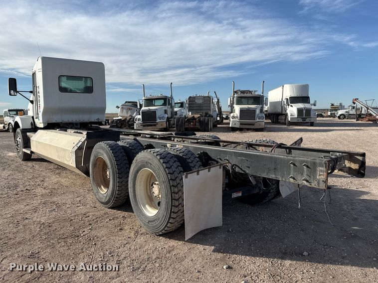 image for item DZ5414 2016 Kenworth T800 truck cab and chassis