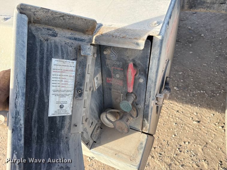 image for item DZ5414 2016 Kenworth T800 truck cab and chassis