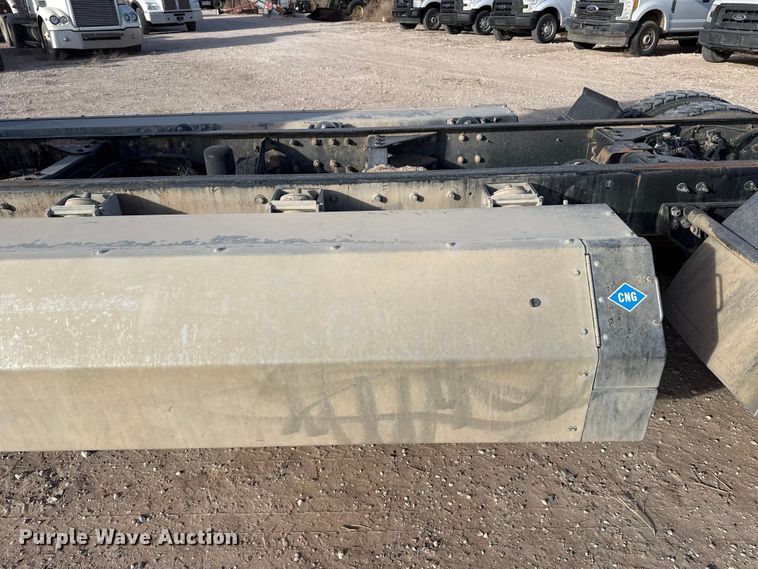 image for item DZ5414 2016 Kenworth T800 truck cab and chassis