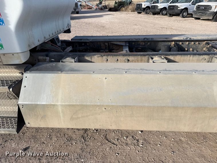 image for item DZ5414 2016 Kenworth T800 truck cab and chassis