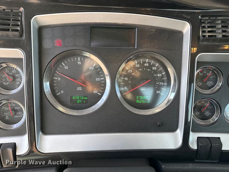 image for item DZ5414 2016 Kenworth T800 truck cab and chassis