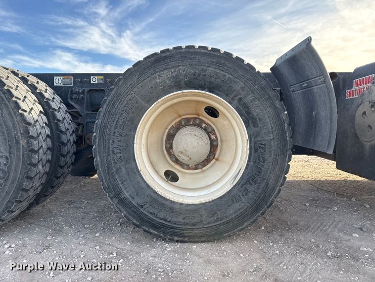 image for item DZ5414 2016 Kenworth T800 truck cab and chassis