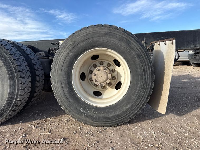 image for item DZ5414 2016 Kenworth T800 truck cab and chassis