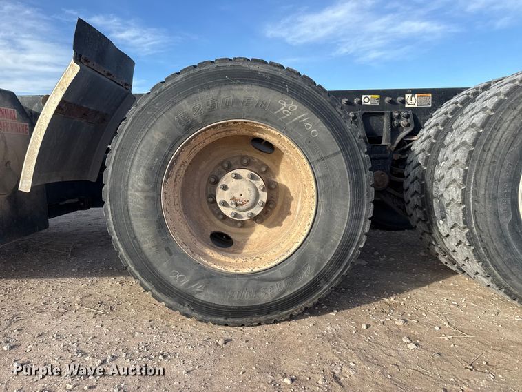 image for item DZ5414 2016 Kenworth T800 truck cab and chassis