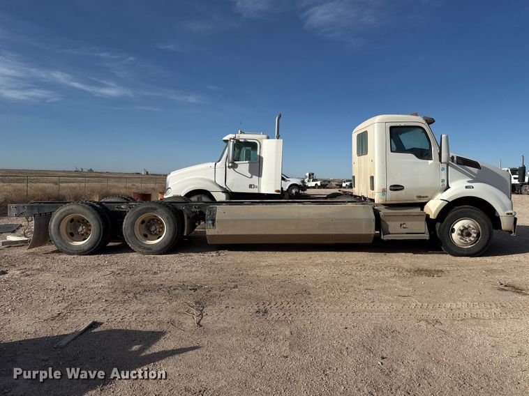 image for item DZ5415 2016 Kenworth T880 truck cab and chassis