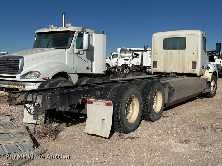 image for item DZ5415 2016 Kenworth T880 truck cab and chassis