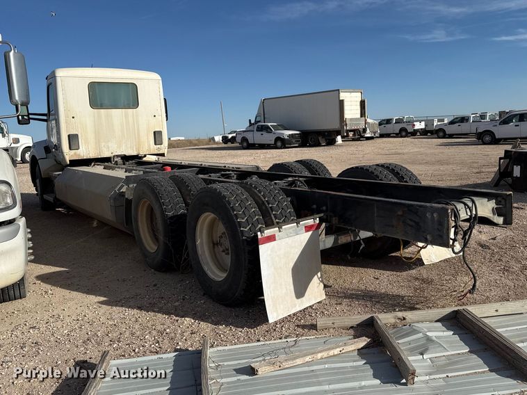 image for item DZ5415 2016 Kenworth T880 truck cab and chassis