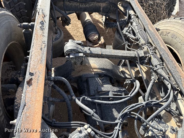 image for item DZ5415 2016 Kenworth T880 truck cab and chassis