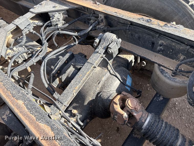 image for item DZ5415 2016 Kenworth T880 truck cab and chassis