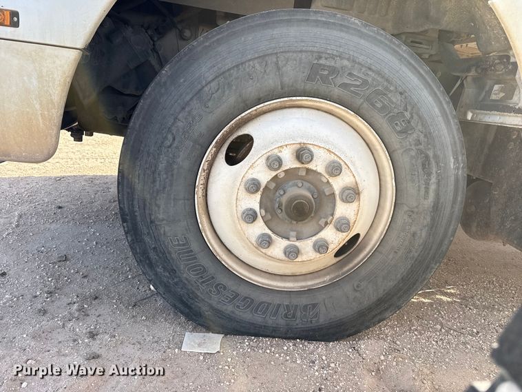 image for item DZ5415 2016 Kenworth T880 truck cab and chassis