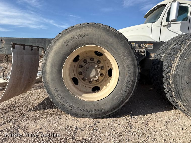 image for item DZ5415 2016 Kenworth T880 truck cab and chassis