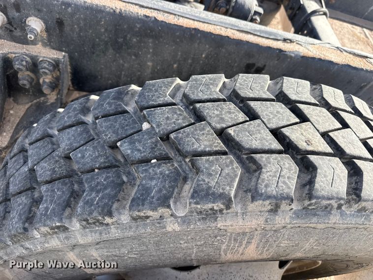 image for item DZ5415 2016 Kenworth T880 truck cab and chassis