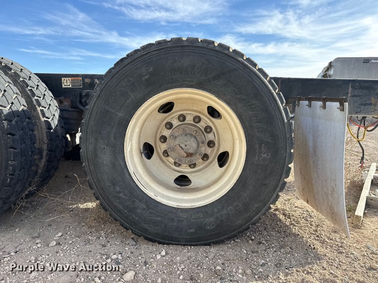 image for item DZ5415 2016 Kenworth T880 truck cab and chassis