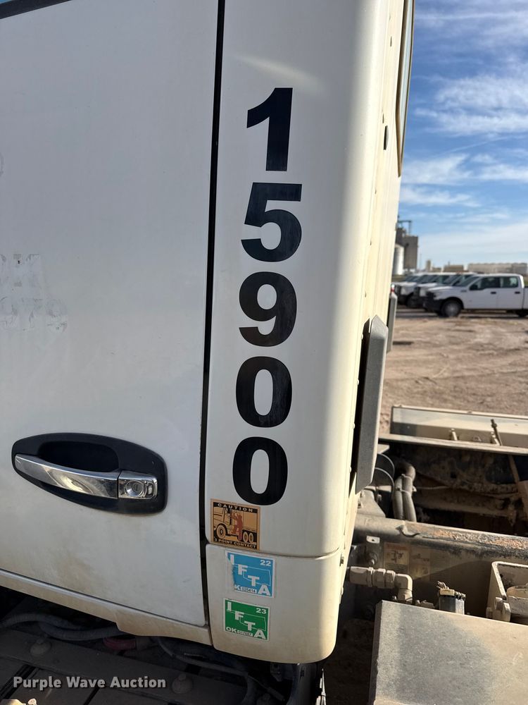 image for item DZ5415 2016 Kenworth T880 truck cab and chassis