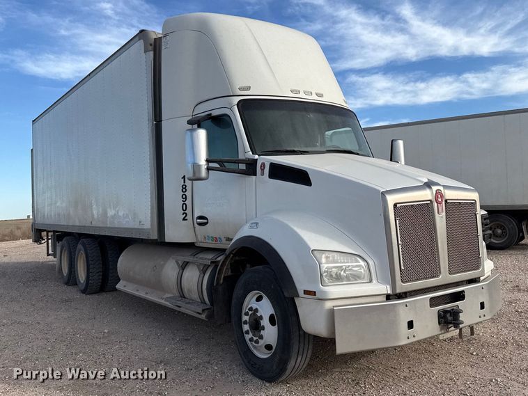 image for item DZ5416 2019 Kenworth T880 box truck