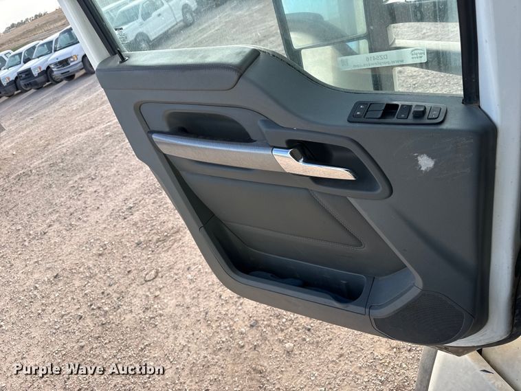 image for item DZ5416 2019 Kenworth T880 box truck