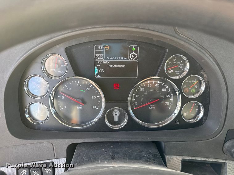 image for item DZ5416 2019 Kenworth T880 box truck