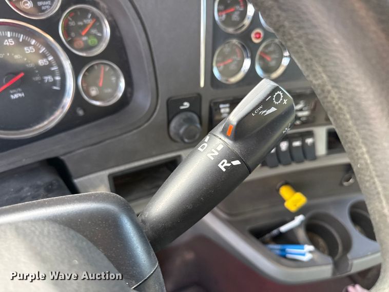 image for item DZ5416 2019 Kenworth T880 box truck