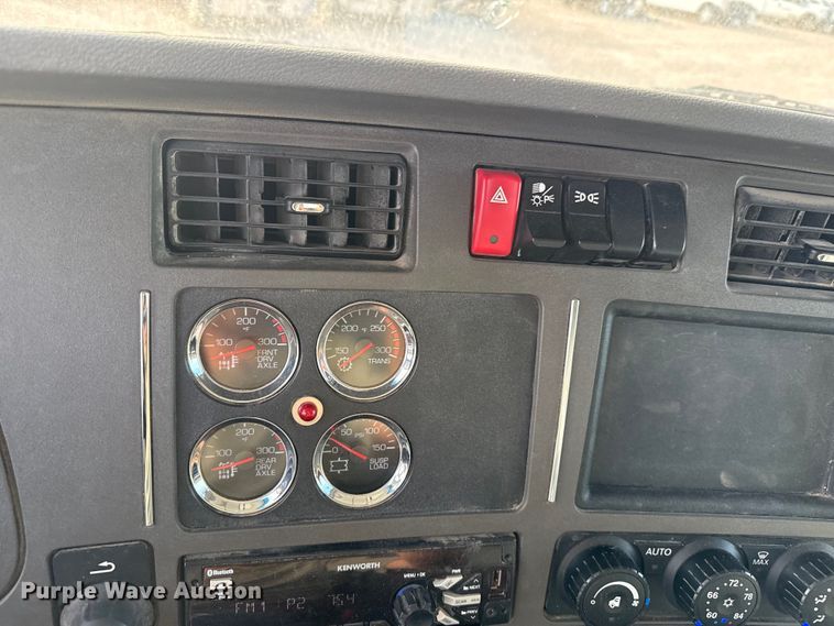 image for item DZ5416 2019 Kenworth T880 box truck