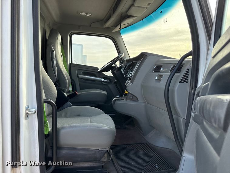 image for item DZ5416 2019 Kenworth T880 box truck