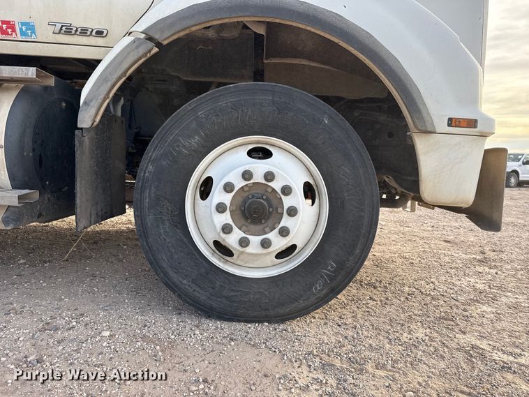 image for item DZ5416 2019 Kenworth T880 box truck