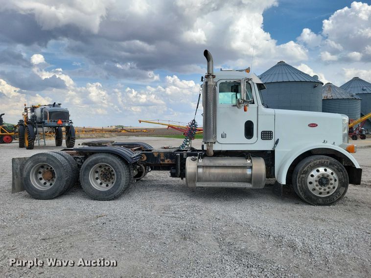 image for item DZ7031 2005 Peterbilt 378 semi truck