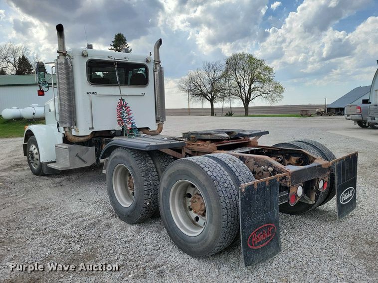 image for item DZ7031 2005 Peterbilt 378 semi truck