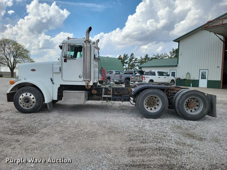 image for item DZ7031 2005 Peterbilt 378 semi truck