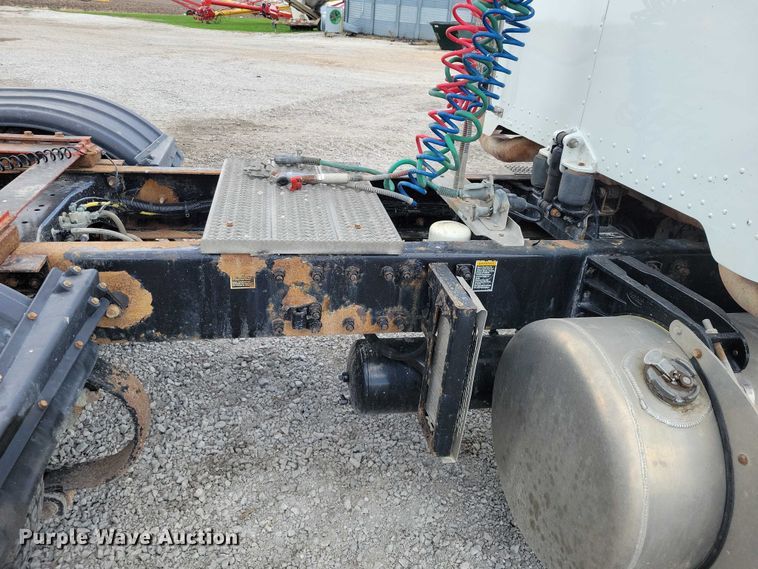 image for item DZ7031 2005 Peterbilt 378 semi truck