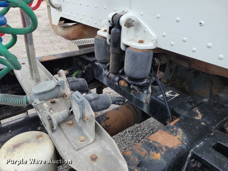 image for item DZ7031 2005 Peterbilt 378 semi truck