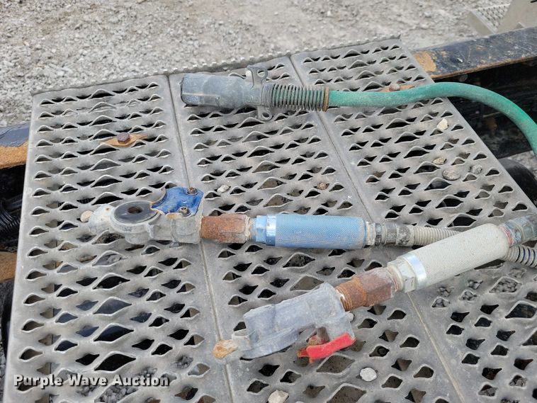 image for item DZ7031 2005 Peterbilt 378 semi truck