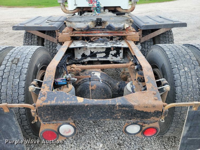 image for item DZ7031 2005 Peterbilt 378 semi truck