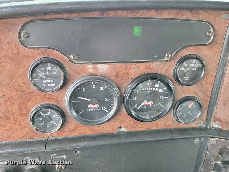 image for item DZ7031 2005 Peterbilt 378 semi truck