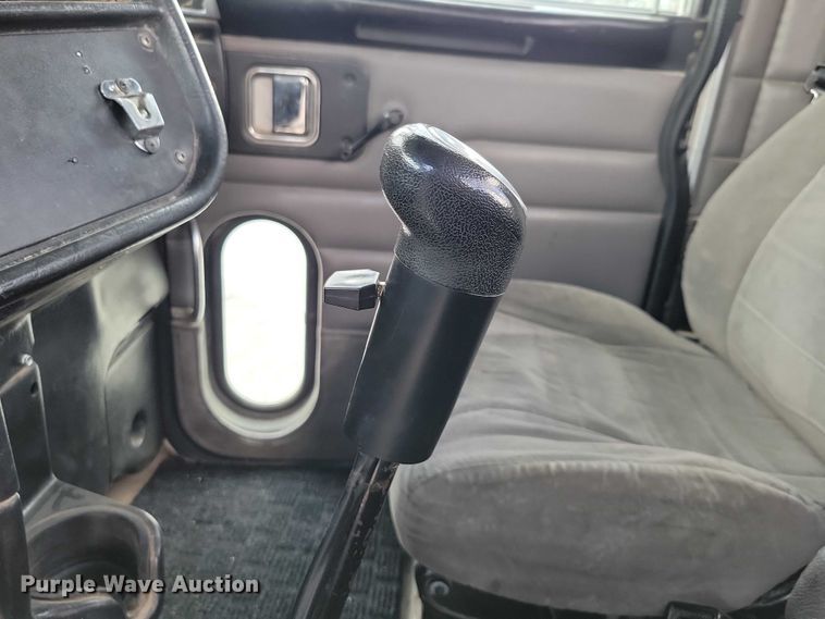 image for item DZ7031 2005 Peterbilt 378 semi truck