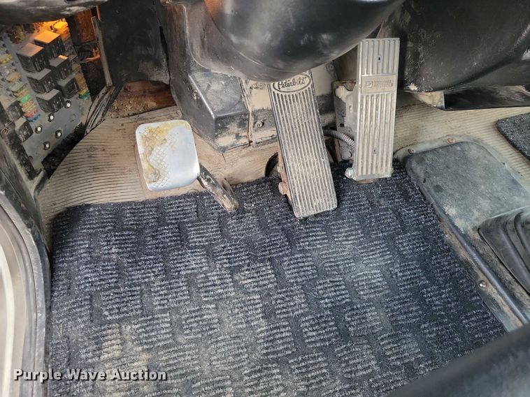 image for item DZ7031 2005 Peterbilt 378 semi truck