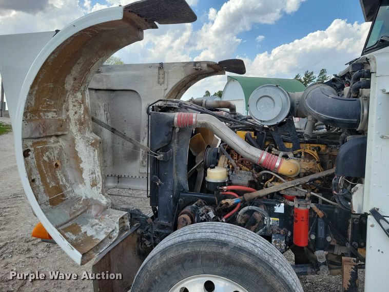 image for item DZ7031 2005 Peterbilt 378 semi truck