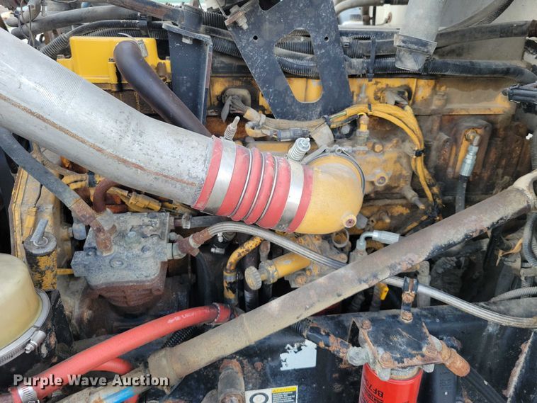 image for item DZ7031 2005 Peterbilt 378 semi truck