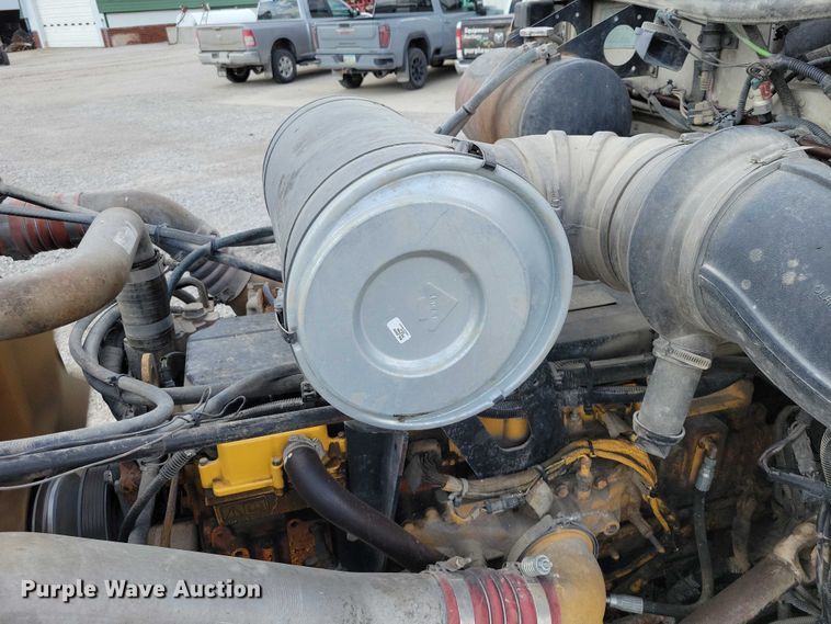 image for item DZ7031 2005 Peterbilt 378 semi truck