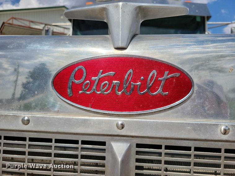 image for item DZ7031 2005 Peterbilt 378 semi truck